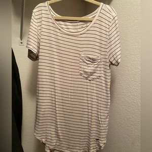 Hollister T-shirt - Women’s XS fits like S